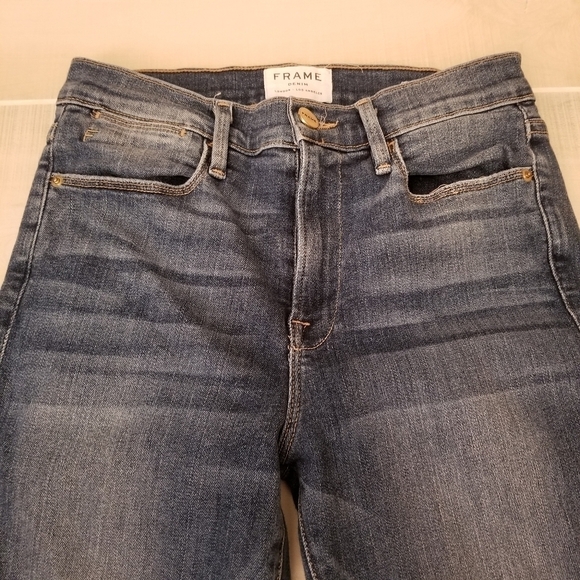 {27} FRAME Le High Skinny Side Slit Released Hem - Picture 5 of 14